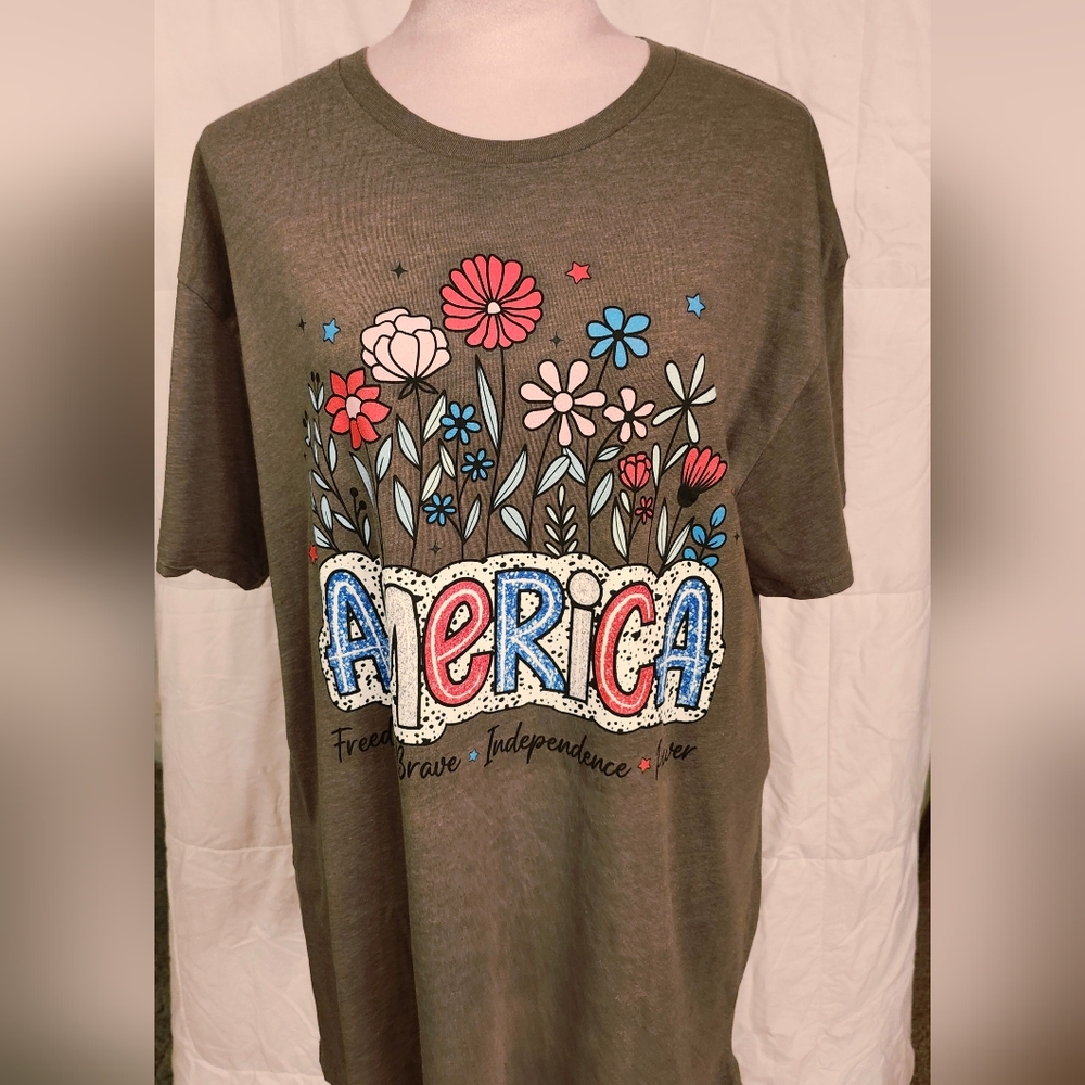 LOT OF 4 LOVE IN FAITH Graphic T-Shirts - LOT OF 4